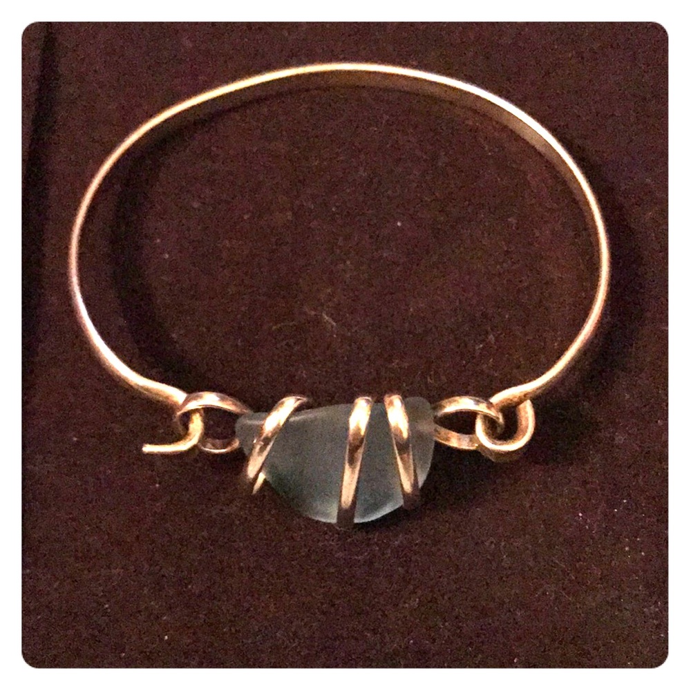 🔥PRICE DROP🔥Blue sea glass Bangle